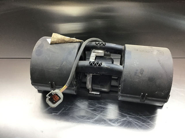 Liebherr A900C Li / A900C - Blower motor: picture 3 Liebherr A900C Li / A900C - Blower motor: picture 3