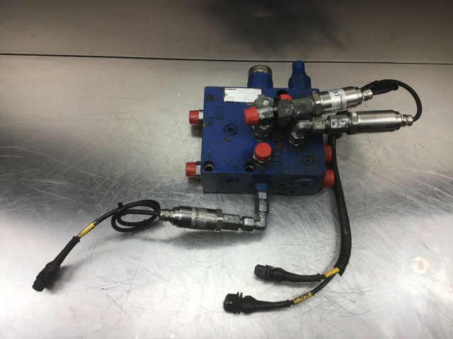 Liebherr Brake Compact Block - Valve: picture 1 Liebherr Brake Compact Block - Valve: picture 1