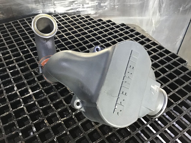 Liebherr Charge Air Cooler - Air intake pipe: picture 4 Liebherr Charge Air Cooler - Air intake pipe: picture 4