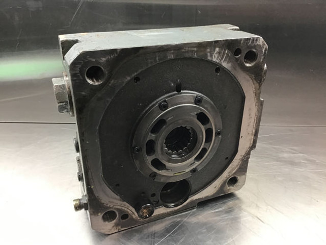 Liebherr Connecting Plate - Coolant pump: picture 3 Liebherr Connecting Plate - Coolant pump: picture 3