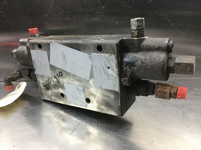 Liebherr Control Valve - Hydraulics: picture 3 Liebherr Control Valve - Hydraulics: picture 3