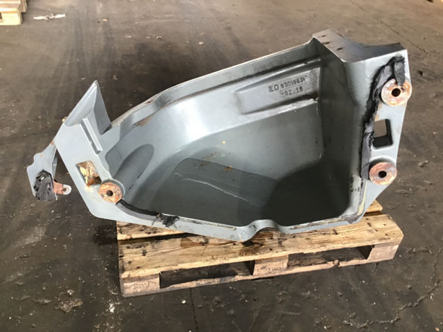 Liebherr Counterweight Left - Counterweight for Agricultural machinery: picture 4 Liebherr Counterweight Left - Counterweight for Agricultural machinery: picture 4