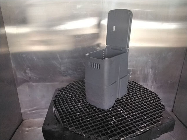 Liebherr Cover - Bumper: picture 1 Liebherr Cover - Bumper: picture 1
