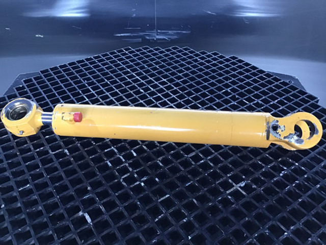 Liebherr Cylinder - Hydraulic cylinder: picture 1 Liebherr Cylinder - Hydraulic cylinder: picture 1