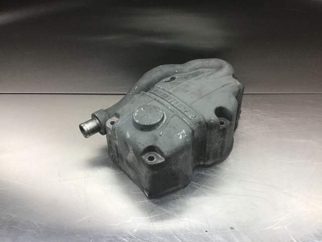 Liebherr Cylinderhead Cover - Cylinder block: picture 2 Liebherr Cylinderhead Cover - Cylinder block: picture 2