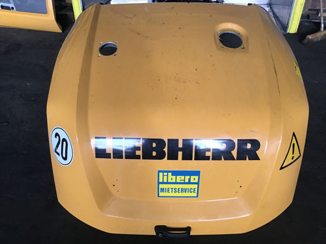 Liebherr Engine Hood - Hood: picture 1 Liebherr Engine Hood - Hood: picture 1