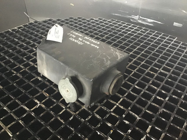 Liebherr Equalizing Reservoir - Expansion tank: picture 1 Liebherr Equalizing Reservoir - Expansion tank: picture 1