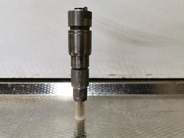 Liebherr Injector Nozzle - Fuel filter: picture 4 Liebherr Injector Nozzle - Fuel filter: picture 4