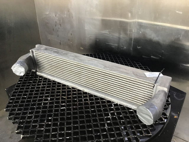 Liebherr Intercooler - Intercooler: picture 1 Liebherr Intercooler - Intercooler: picture 1
