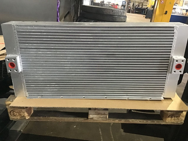 Liebherr - Oil cooler: picture 1 Liebherr - Oil cooler: picture 1