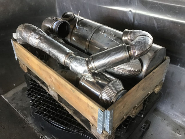 Liebherr - Exhaust system: picture 4 Liebherr - Exhaust system: picture 4