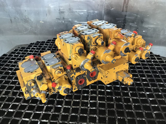 Liebherr R914 EW - Camshaft: picture 4 Liebherr R914 EW - Camshaft: picture 4