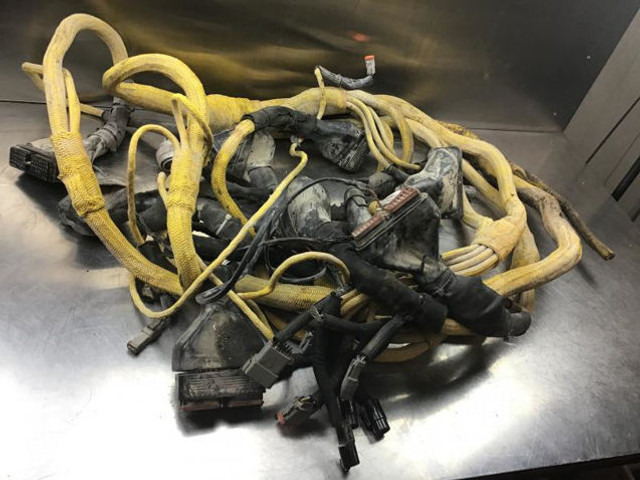 Liebherr R966 HD - Cables/ Wire harness: picture 5 Liebherr R966 HD - Cables/ Wire harness: picture 5
