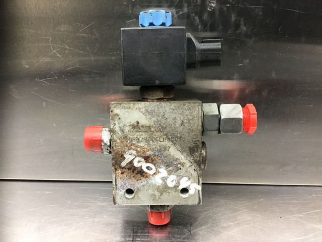 Liebherr Reversing Valve - Hydraulics: picture 3 Liebherr Reversing Valve - Hydraulics: picture 3
