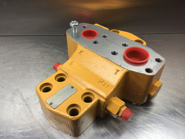 Liebherr Shuttle Valveblock - Valve: picture 3 Liebherr Shuttle Valveblock - Valve: picture 3