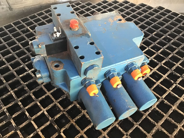 Hydraulics Liebherr Valveblock: picture 1