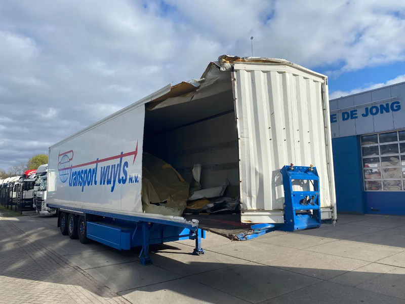 Krone SD / Box Damage / SAF + Disc - Closed box semi-trailer: picture 4 Krone SD / Box Damage / SAF + Disc - Closed box semi-trailer: picture 4
