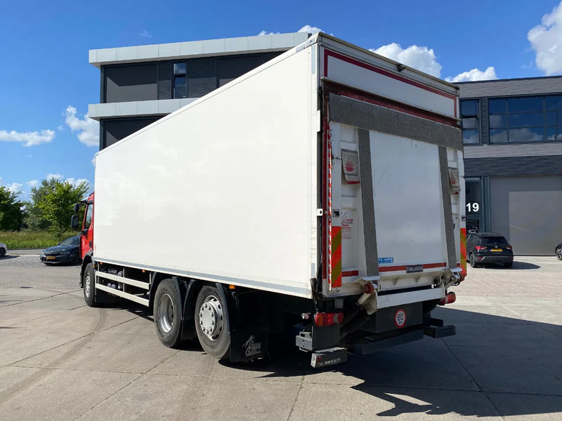 Renault D Wide 320 DTI 8 / Closed box / Euro 6 / Dhollandia - Box truck: picture 4 Renault D Wide 320 DTI 8 / Closed box / Euro 6 / Dhollandia - Box truck: picture 4