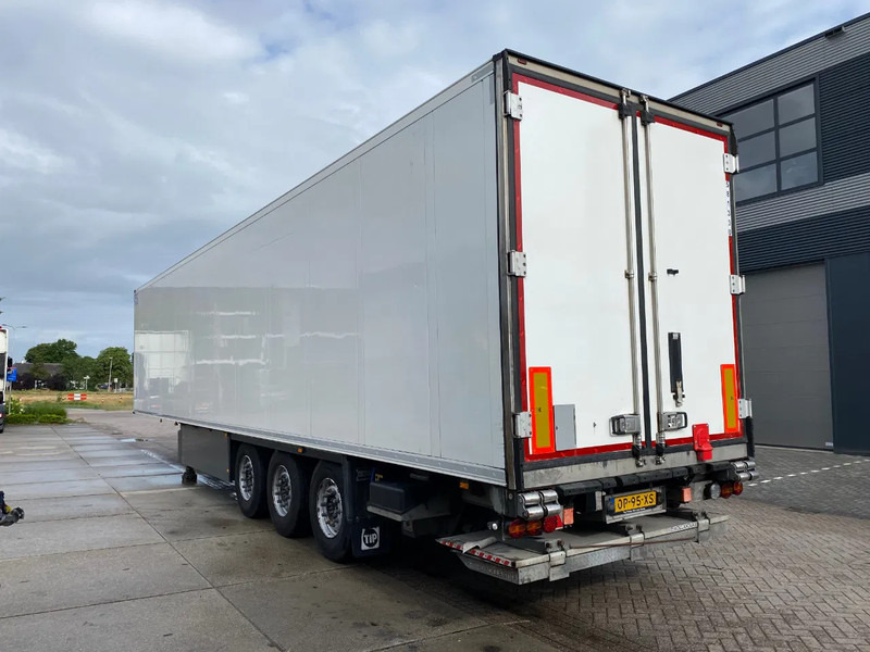 Schmitz Cargobull SCB*3SB Frigo/ Thermo King SLXi 300 / Laadklep / 3415 hours! - Refrigerator semi-trailer: picture 3 Schmitz Cargobull SCB*3SB Frigo/ Thermo King SLXi 300 / Laadklep / 3415 hours! - Refrigerator semi-trailer: picture 3