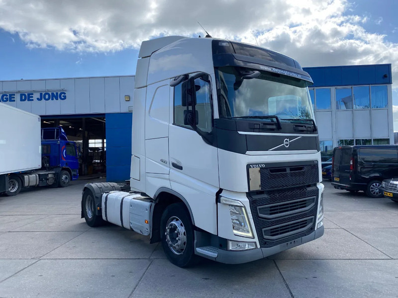 Volvo FH 13.460 Globetrotter / 2x Tank / 394.865 Km / Euro 6 - Tractor unit: picture 3 Volvo FH 13.460 Globetrotter / 2x Tank / 394.865 Km / Euro 6 - Tractor unit: picture 3