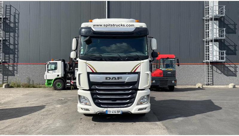 DAF XF 530 Retarder+Refrigerator +2 Beds - Tractor unit: picture 2 DAF XF 530 Retarder+Refrigerator +2 Beds - Tractor unit: picture 2