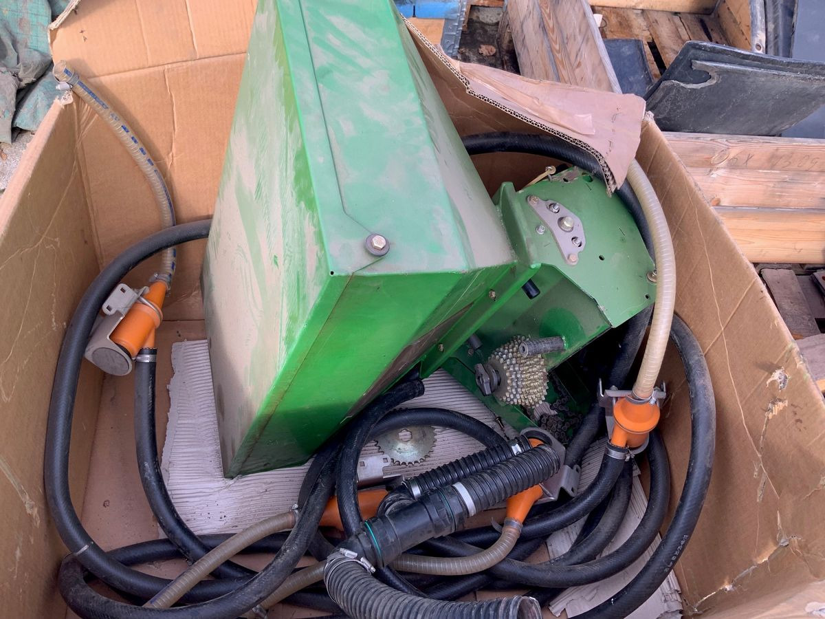 - Fertilizer spreader: picture 1 - Fertilizer spreader: picture 1