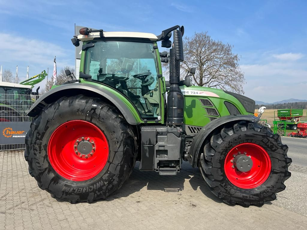 Fendt 724 Vario - Farm tractor: picture 5 Fendt 724 Vario - Farm tractor: picture 5