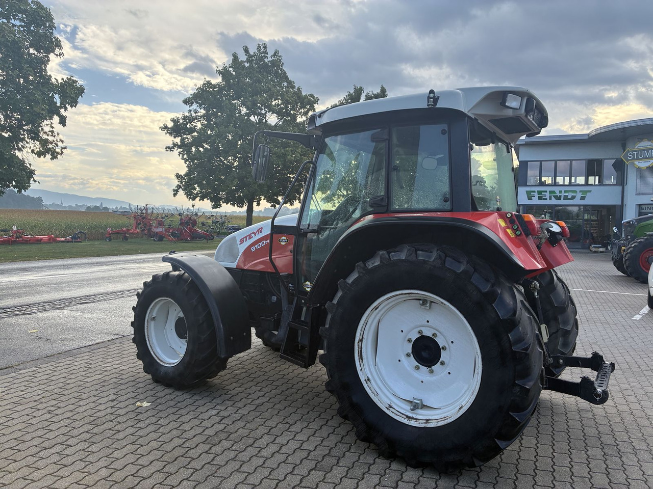 Steyr 9100 M Basis - Farm tractor: picture 5 Steyr 9100 M Basis - Farm tractor: picture 5
