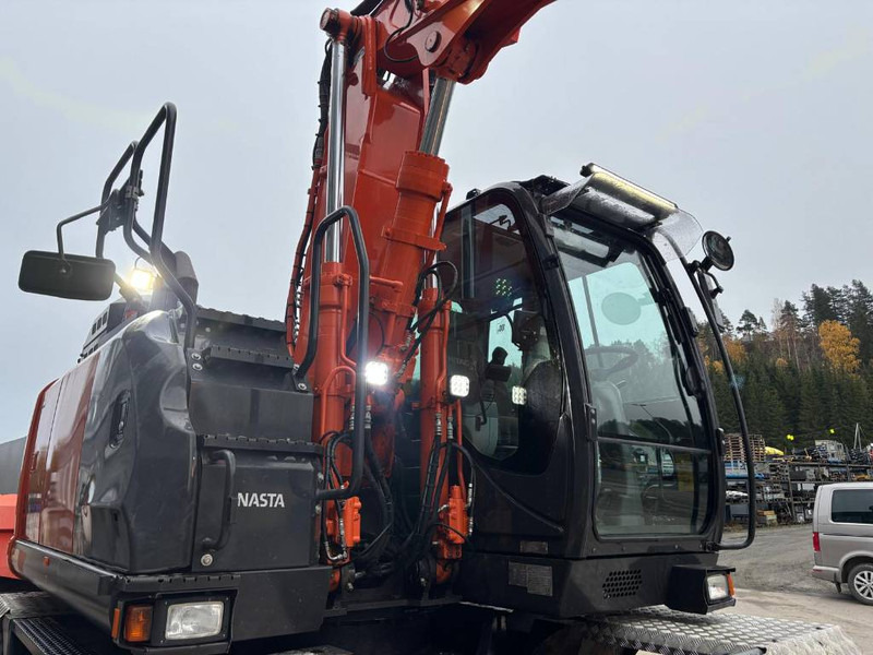 Wheel excavator Hitachi ZX 145 W-6: picture 18