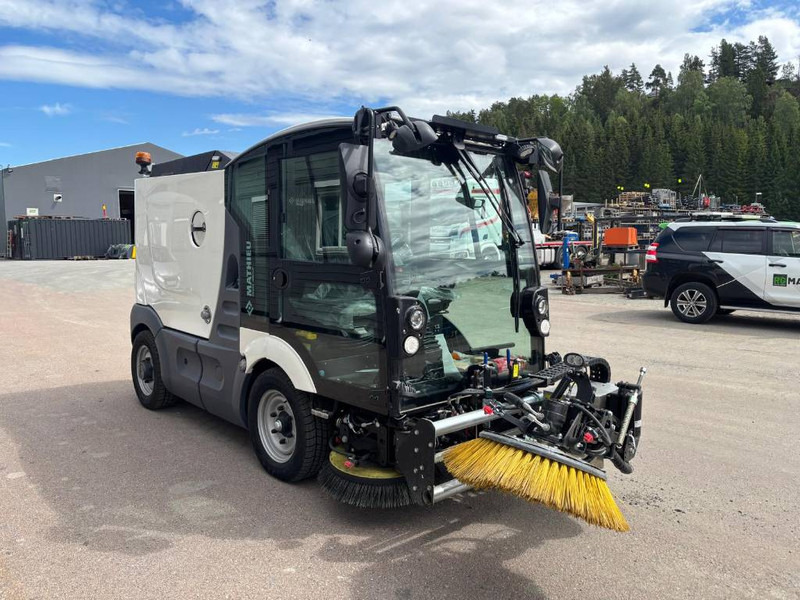 Mathieu MS-210 Azura Flex Street Sweeper - Road sweeper: picture 2 Mathieu MS-210 Azura Flex Street Sweeper - Road sweeper: picture 2