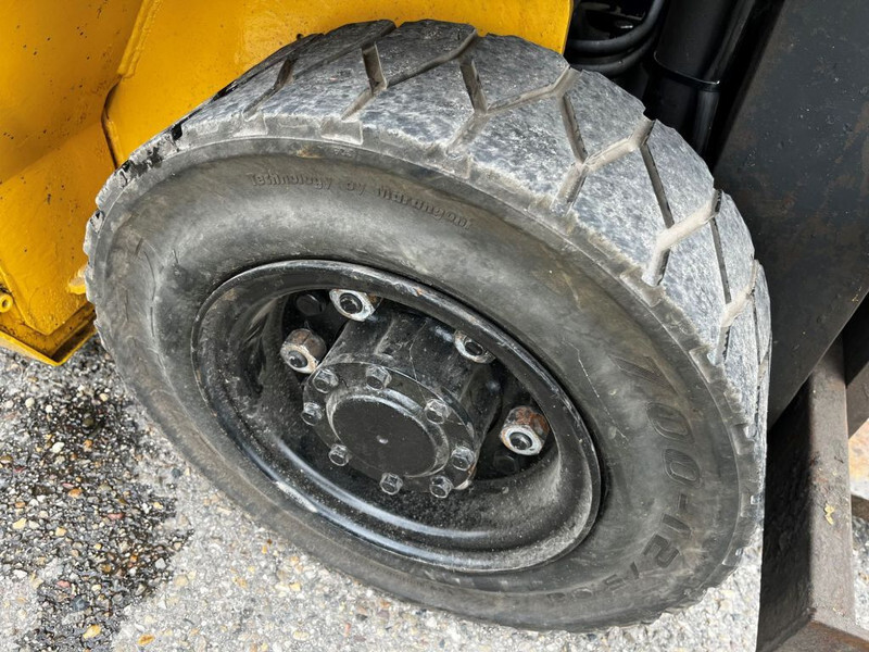 Diesel forklift Caterpillar DP25NT: picture 11