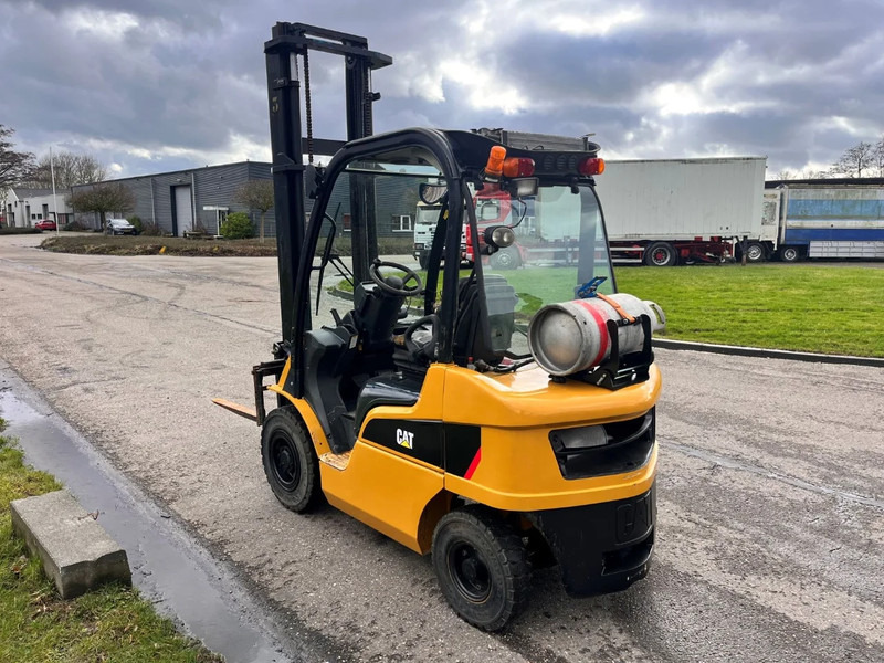 Caterpillar GP25N - LPG forklift: picture 5 Caterpillar GP25N - LPG forklift: picture 5