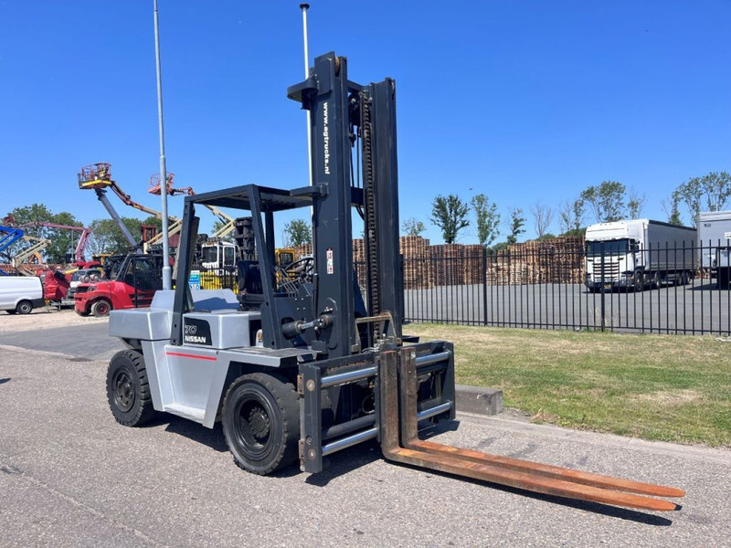 Nissan VF05H70U - Diesel forklift: picture 4 Nissan VF05H70U - Diesel forklift: picture 4