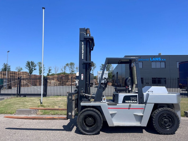 Nissan VF05H70U - Diesel forklift: picture 3 Nissan VF05H70U - Diesel forklift: picture 3