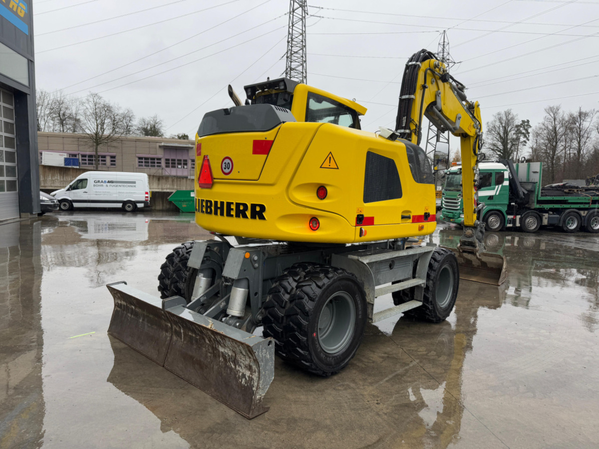 LIEBHERR 910 Compact Litronic Powertilt - Wheel excavator: picture 4 LIEBHERR 910 Compact Litronic Powertilt - Wheel excavator: picture 4