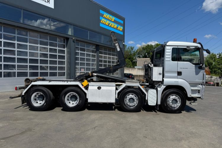 MAN TGS 35.440 8x4 Hiab 26T AHK - Hook lift truck: picture 4 MAN TGS 35.440 8x4 Hiab 26T AHK - Hook lift truck: picture 4