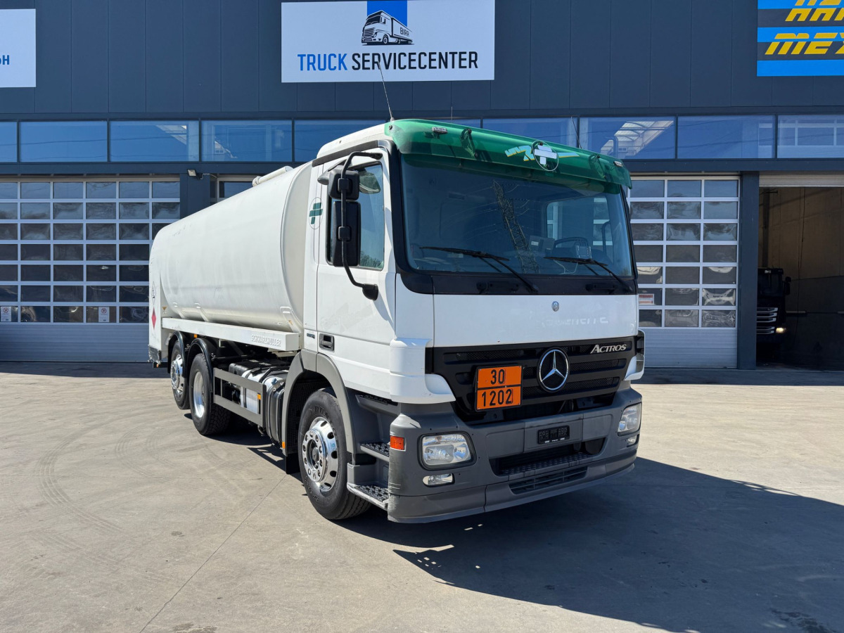 MERCEDES Actros 2541 6x2 Schwarzmüller 21260L - Tank truck: picture 3 MERCEDES Actros 2541 6x2 Schwarzmüller 21260L - Tank truck: picture 3