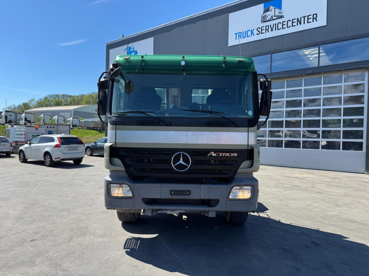 MERCEDES Actros 3244 8x4 Hiab 26T AHK - Hook lift truck: picture 4 MERCEDES Actros 3244 8x4 Hiab 26T AHK - Hook lift truck: picture 4