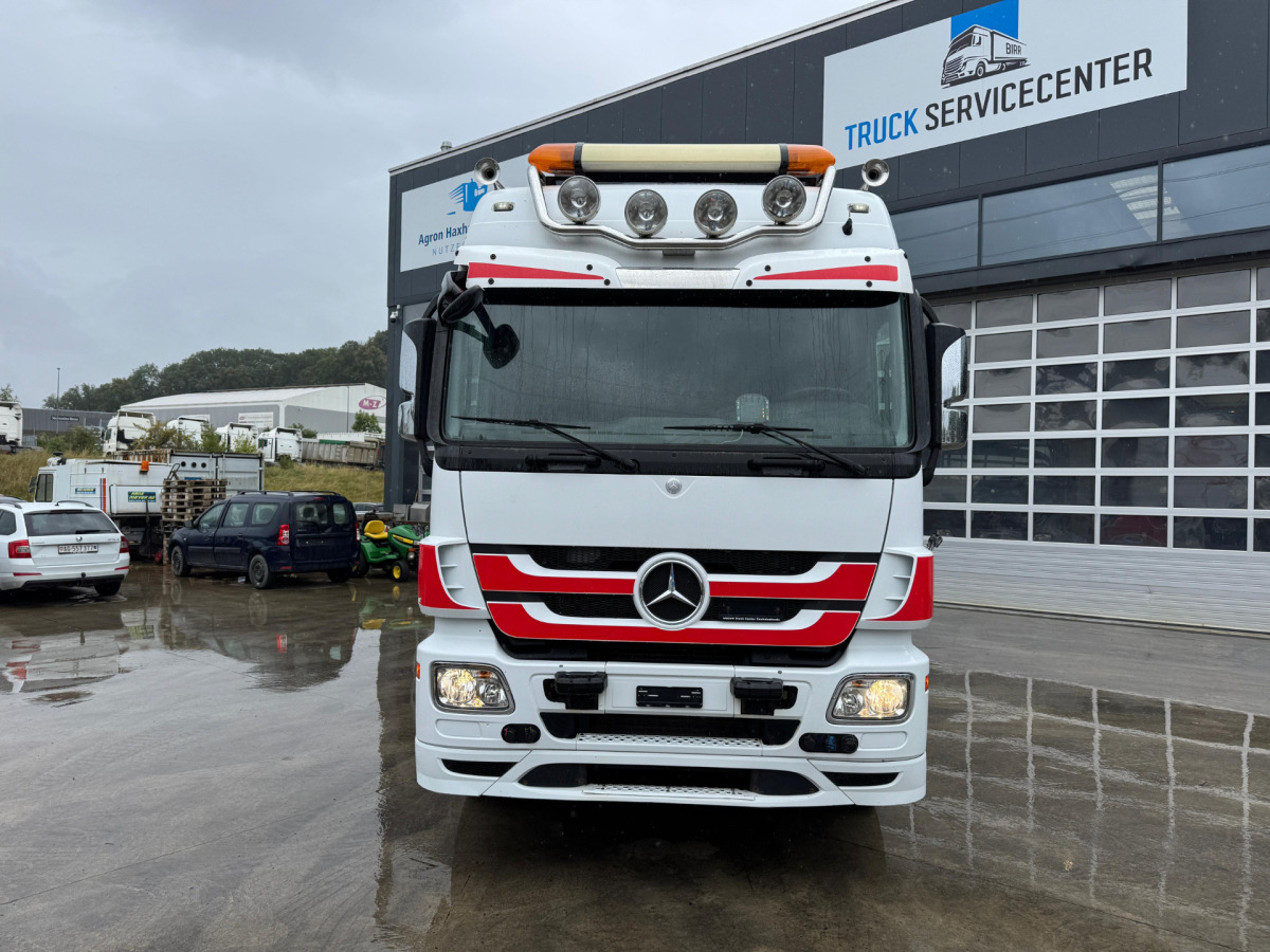 MERCEDES Actros 2044 4x4 - Tractor unit: picture 2 MERCEDES Actros 2044 4x4 - Tractor unit: picture 2