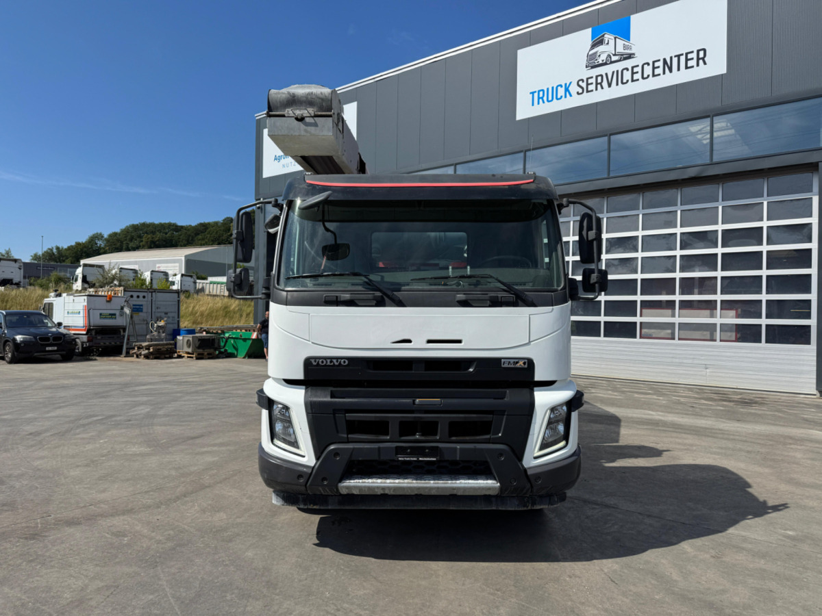 VOLVO FMX-420 8x4 Liebherr 9m3 mit FB 17M - Concrete mixer truck: picture 2 VOLVO FMX-420 8x4 Liebherr 9m3 mit FB 17M - Concrete mixer truck: picture 2