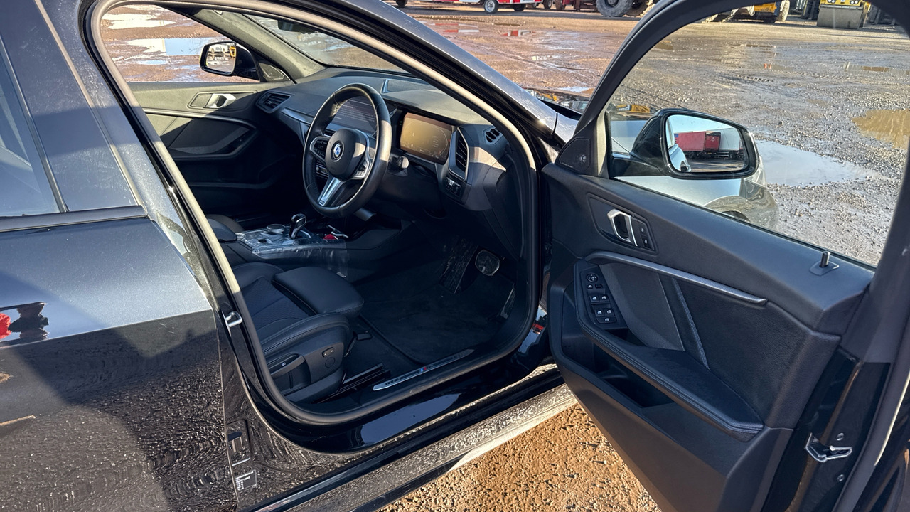 BMW 1 Series 118i M Sport - Hatchback: picture 5 BMW 1 Series 118i M Sport - Hatchback: picture 5