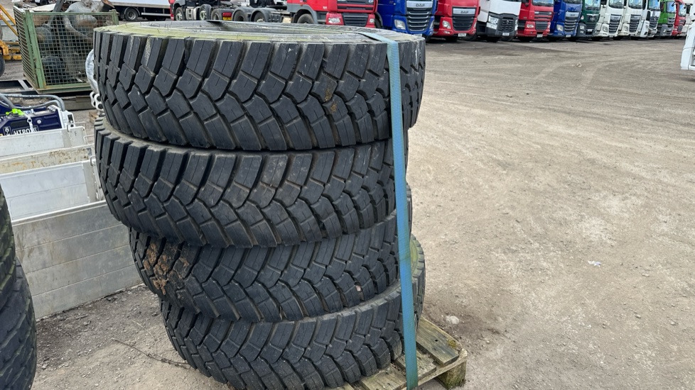 BRIDGESTONE M-DRIVE TYRES, 315/80R22.5 (4 OF) - Tire: picture 1 BRIDGESTONE M-DRIVE TYRES, 315/80R22.5 (4 OF) - Tire: picture 1