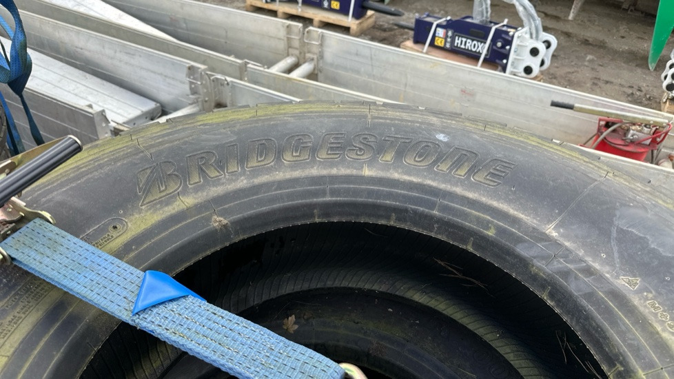 BRIDGESTONE M-STEER TYRES, 315/80R22.5 (4 OF) - Tire: picture 3 BRIDGESTONE M-STEER TYRES, 315/80R22.5 (4 OF) - Tire: picture 3