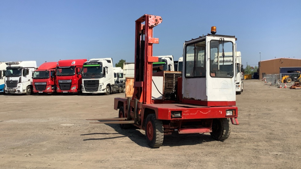 CATERPILLAR - Diesel forklift: picture 2 CATERPILLAR - Diesel forklift: picture 2
