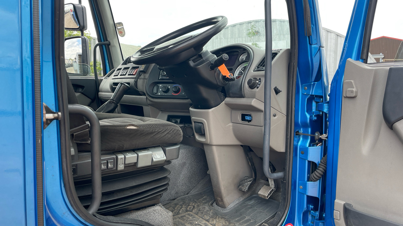 DAF LF 45.210 - Dropside/ Flatbed truck, Crane truck: picture 5 DAF LF 45.210 - Dropside/ Flatbed truck, Crane truck: picture 5