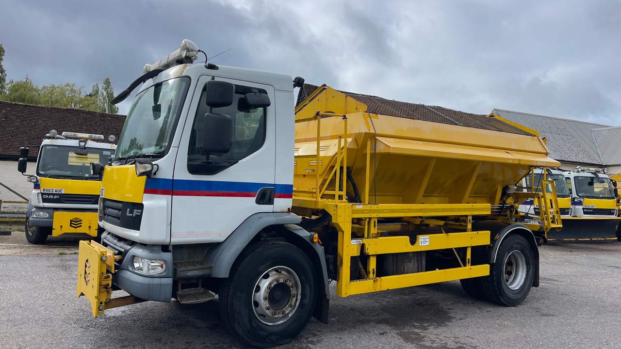 DAF LF 55.220 - Snow removal vehicle: picture 2 DAF LF 55.220 - Snow removal vehicle: picture 2