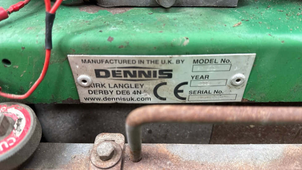 DENNIS FT510 PEDESTRIAN CYLINDER MOWER WITH 5K UNIT AND GRASS BOX - Construction equipment: picture 5 DENNIS FT510 PEDESTRIAN CYLINDER MOWER WITH 5K UNIT AND GRASS BOX - Construction equipment: picture 5