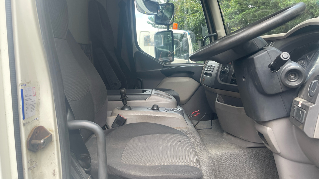 Daf LF 250 - Curtainsider truck: picture 5 Daf LF 250 - Curtainsider truck: picture 5