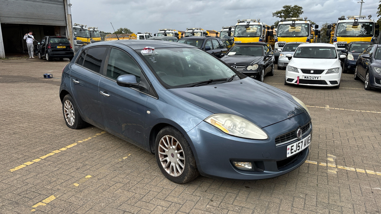 FIAT BRAVO 90 1.4 Dynamic - Hatchback: picture 1 FIAT BRAVO 90 1.4 Dynamic - Hatchback: picture 1