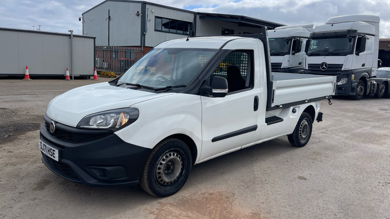 FIAT DOBLO CARGO 16V 1.6 MULTIJET - Flatbed van: picture 2 FIAT DOBLO CARGO 16V 1.6 MULTIJET - Flatbed van: picture 2
